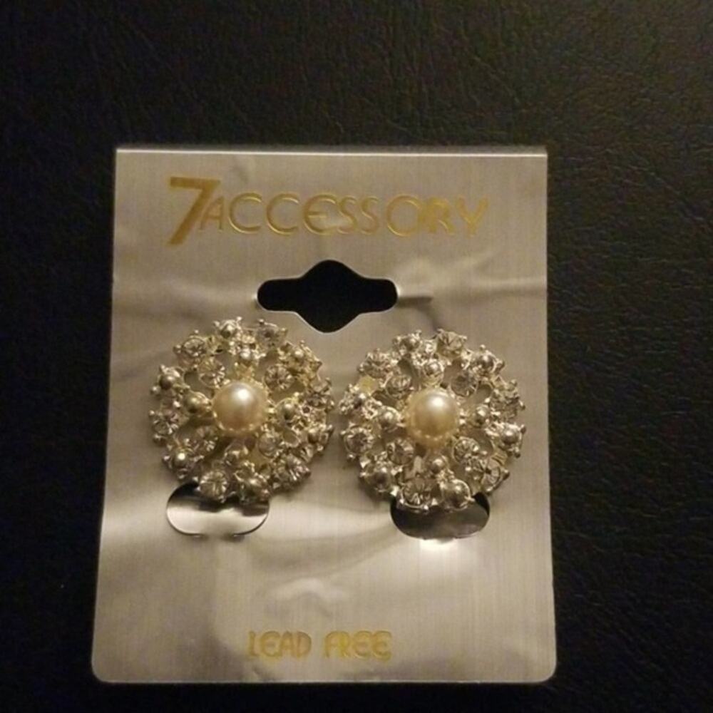 Fashion clip‎ on earings. New